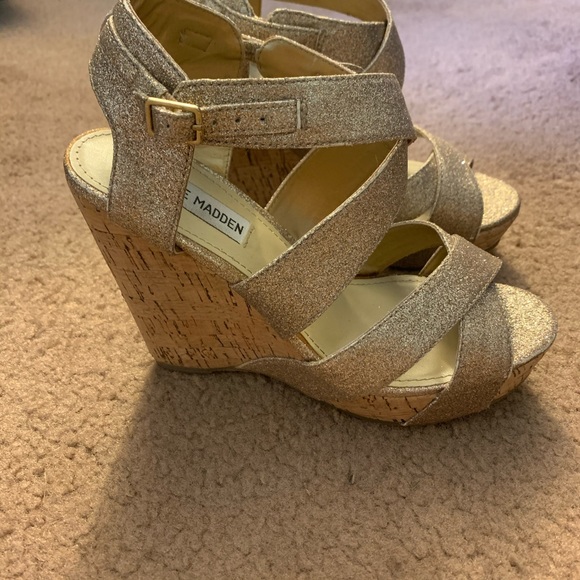 Steve Madden Gold Glitter Wedge Platform Heels - Picture 3 of 12